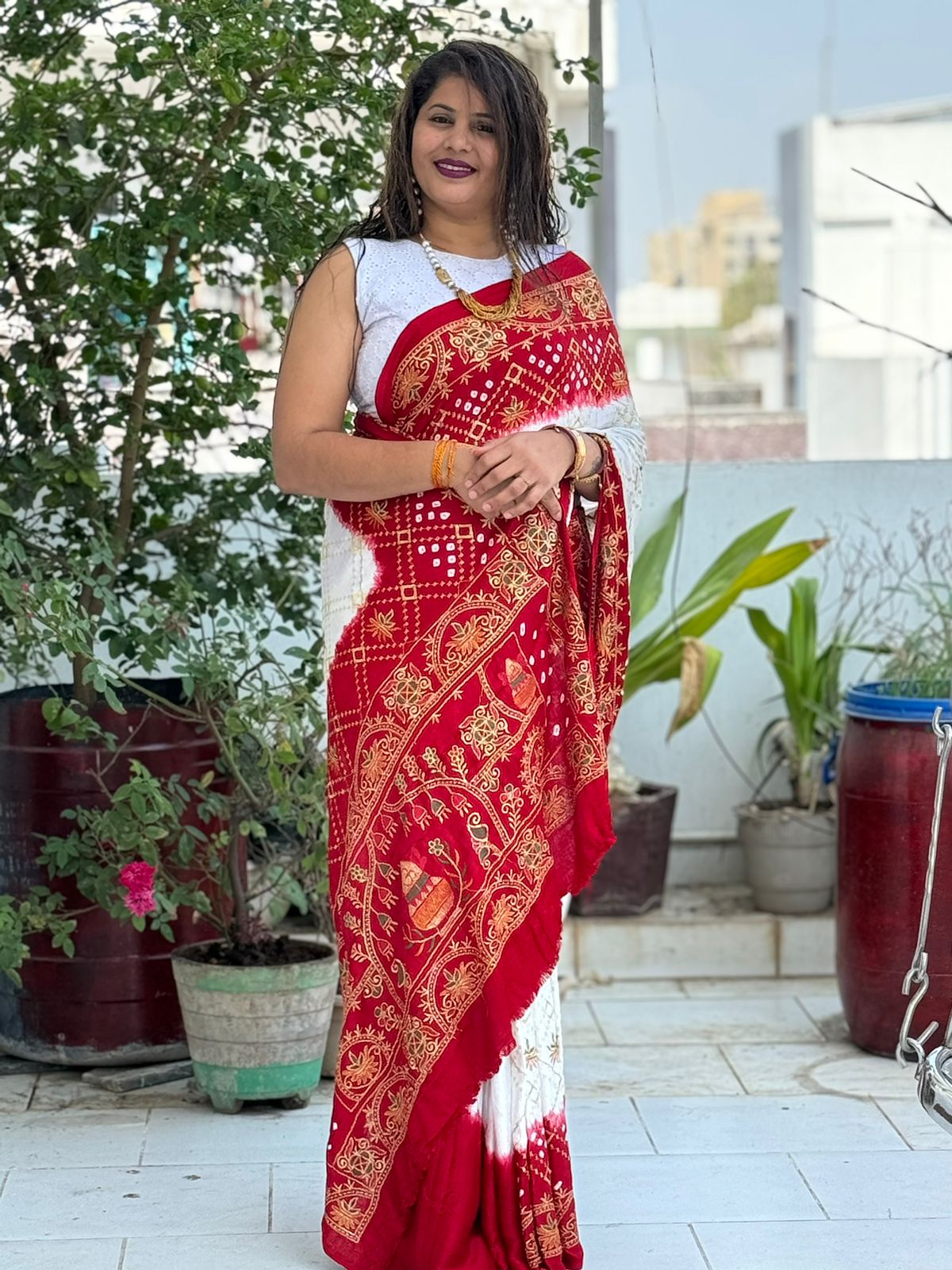 SV Tulshi Pure Gajji Bandhej Printed Wedding Sarees Wholesale Market In Surat 